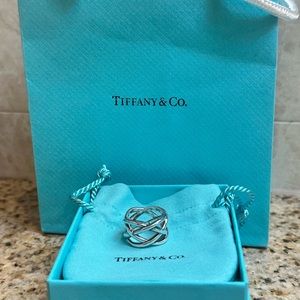 Tiffany’s ring Size 5